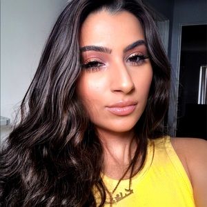 Meet your Posher, Monique